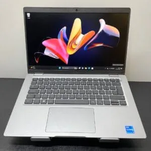 Notebook DELL Latitude 5430 Tela 14" Intel I5 12Th Gen 16Gb 256Gb Windows 10 Pro Semi novo