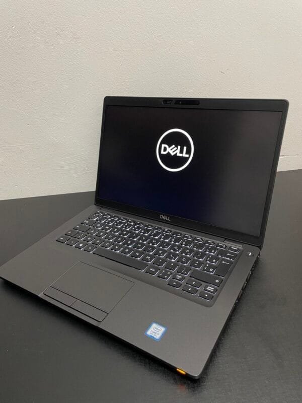 Notebook DELL Latitude 5400 Tela 14" Intel I5 8Th Gen 8gb Ram 256Gb Windows 10 Pro Semi Novo
