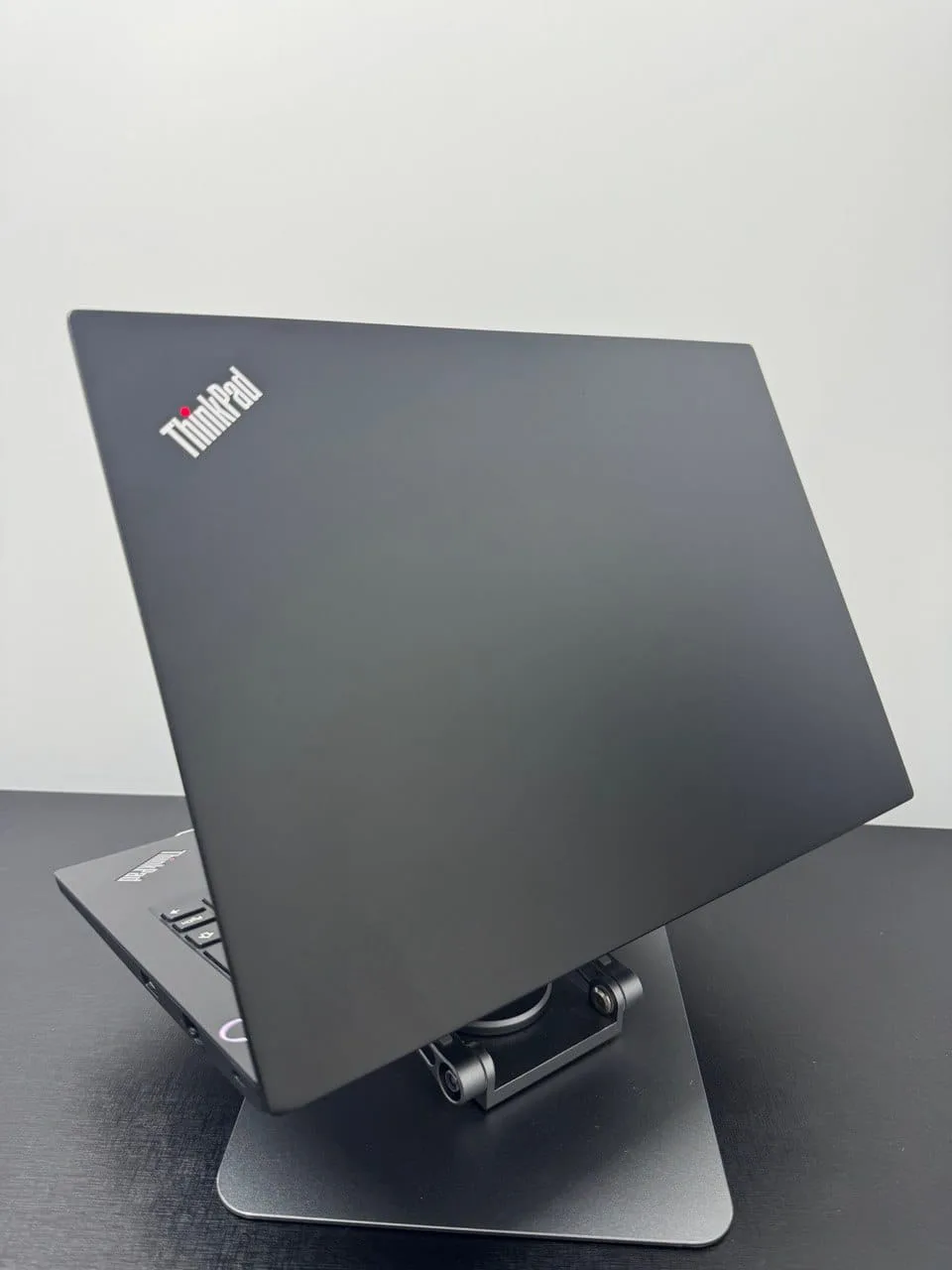 Notebook Lenovo ThinkPad E14 G1 Tela 14" Intel I5 10Th 16Gb RAM 256Gb Windows 10 Pro Semi Novo - Imagem 4